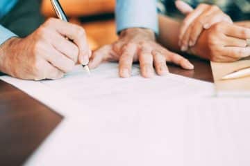 Quelles sont les informations à mention dans le contrat d'embauche du salarié